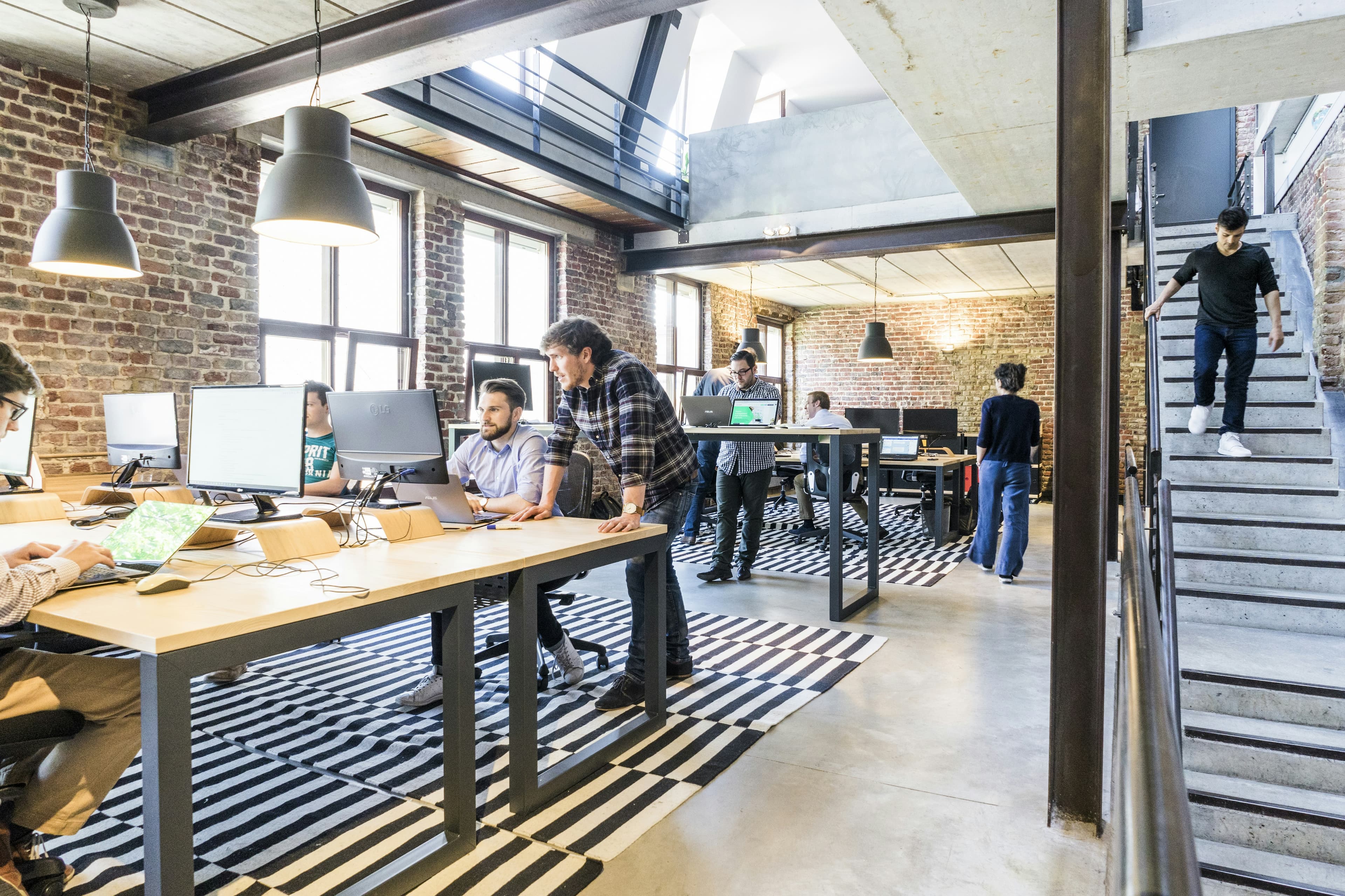 Startup Growth: 5 Practical Strategies to Scale Your Business Online